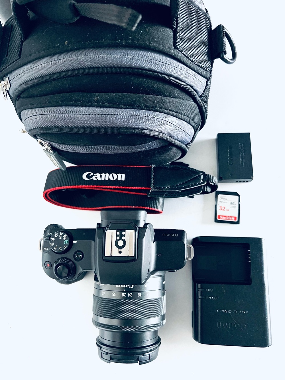 Canon EOS M50 24.1MP Mirrorless 4K Camera 15-45mm Lens Conditions Great Working
